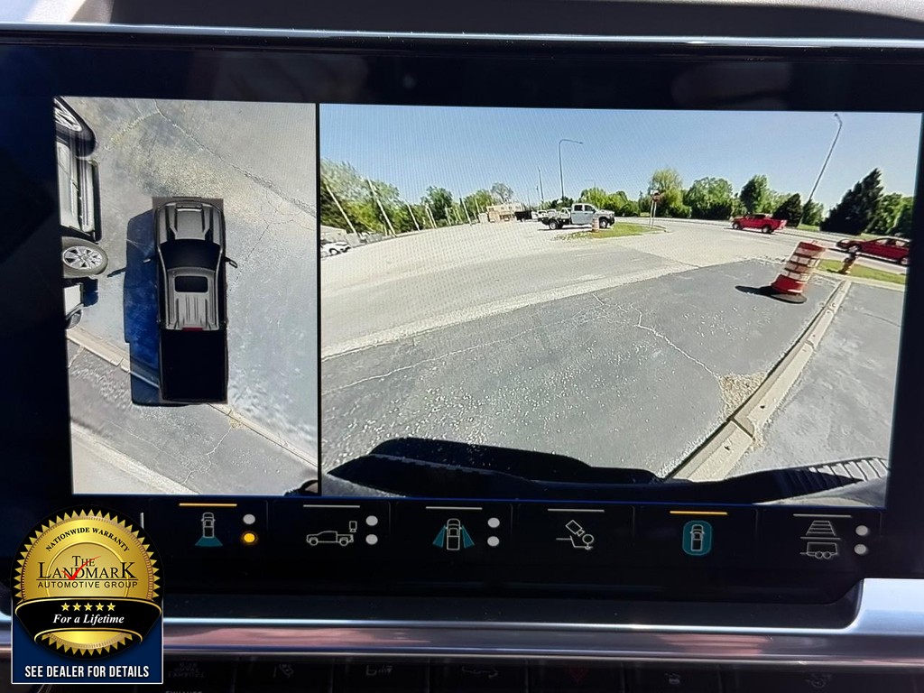 Chevrolet Silverado 3500HD Vehicle Full-screen Gallery Image 13