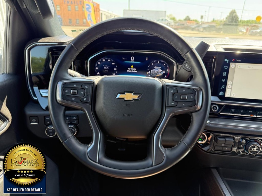Chevrolet Silverado 3500HD Vehicle Full-screen Gallery Image 19