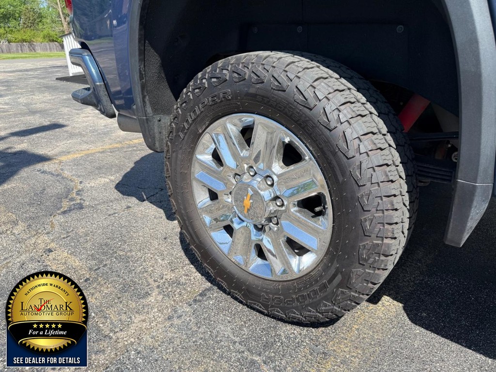 Chevrolet Silverado 3500HD Vehicle Full-screen Gallery Image 22