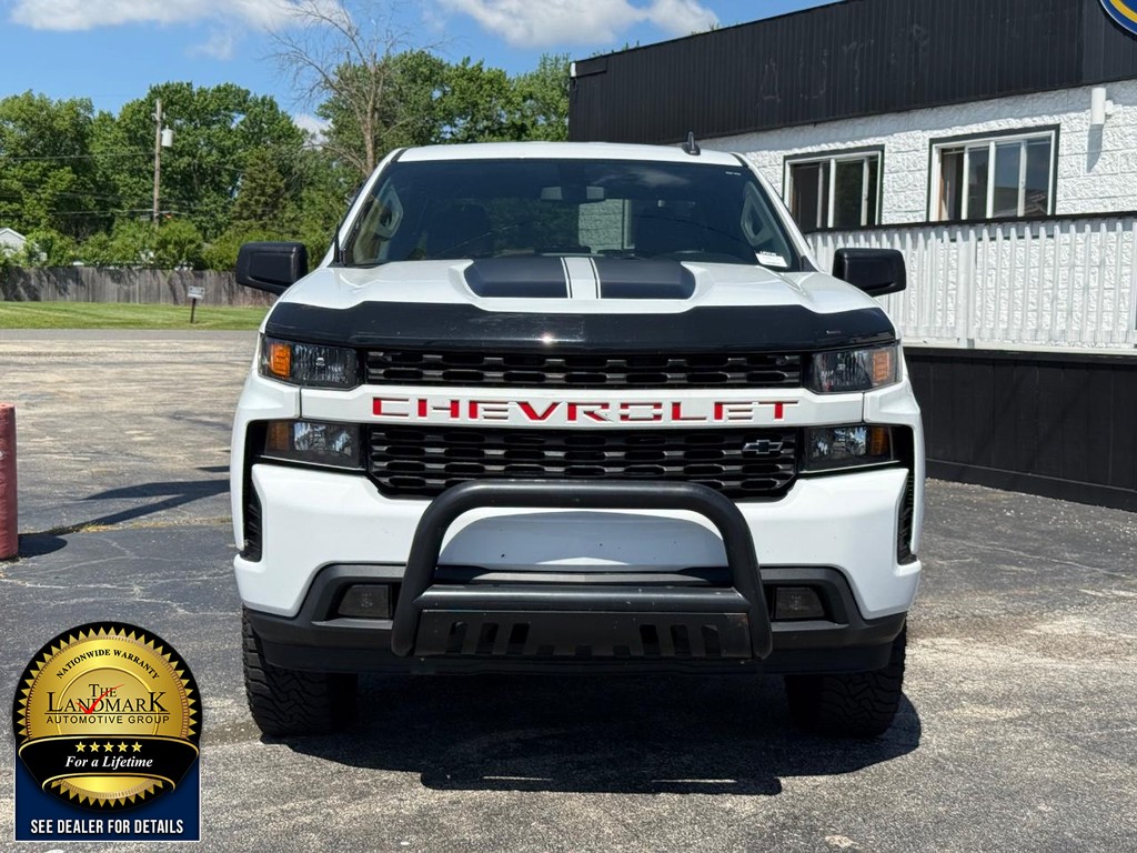 Chevrolet Silverado 1500 Vehicle Full-screen Gallery Image 2