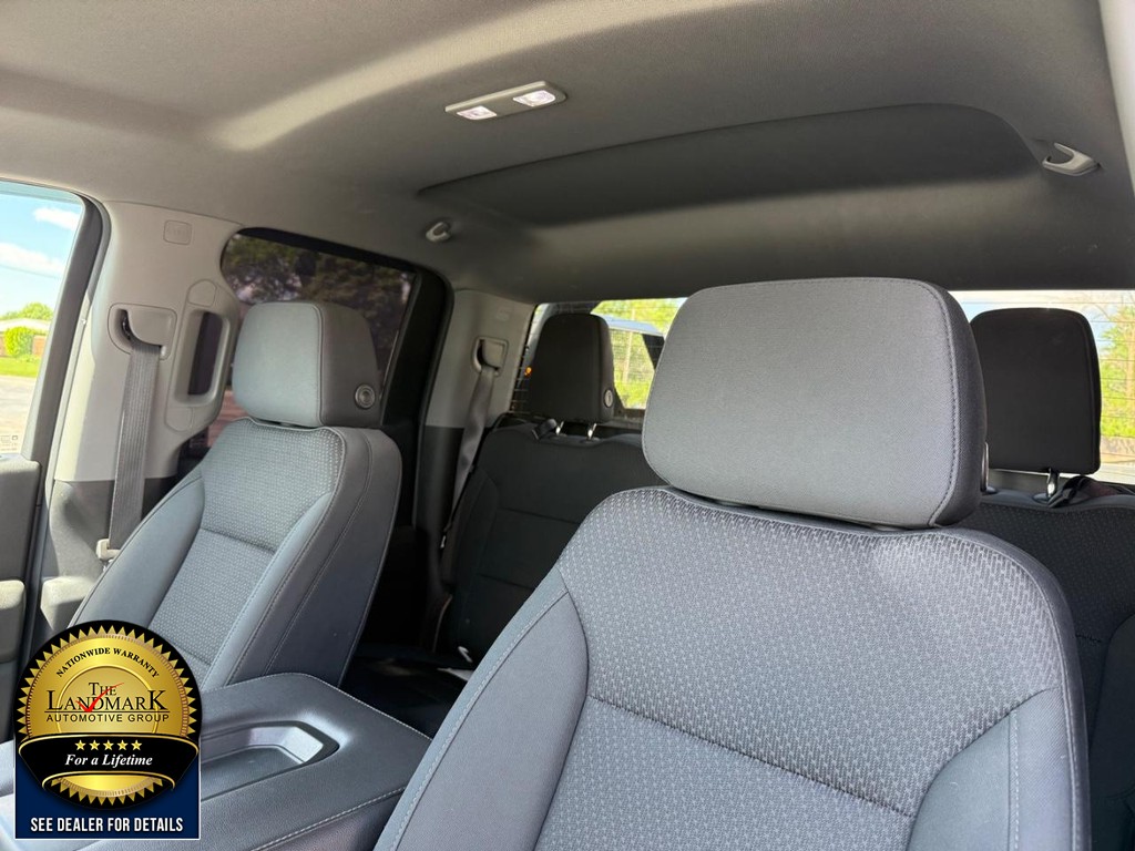 Chevrolet Silverado 1500 Vehicle Full-screen Gallery Image 9