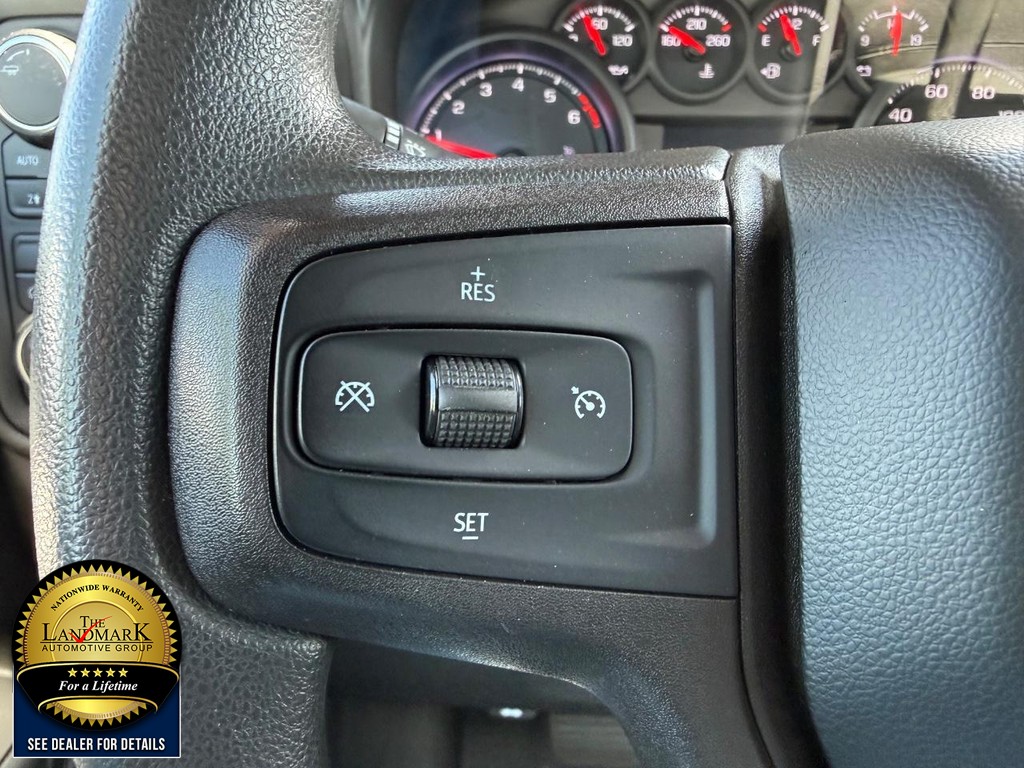 Chevrolet Silverado 1500 Vehicle Full-screen Gallery Image 10