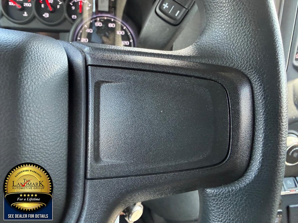 Chevrolet Silverado 1500 Vehicle Full-screen Gallery Image 11