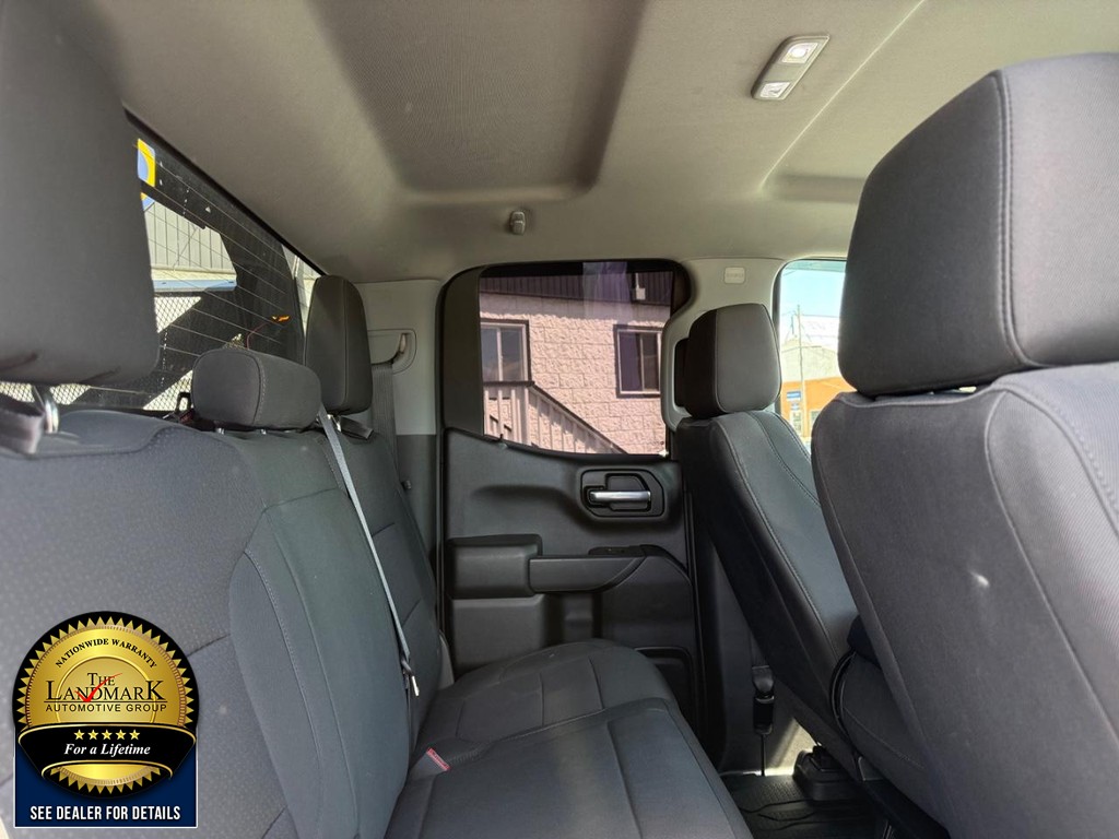 Chevrolet Silverado 1500 Vehicle Full-screen Gallery Image 14