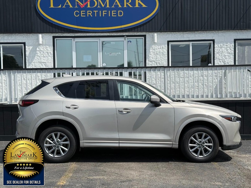 Mazda CX-5 Vehicle Full-screen Gallery Image 4