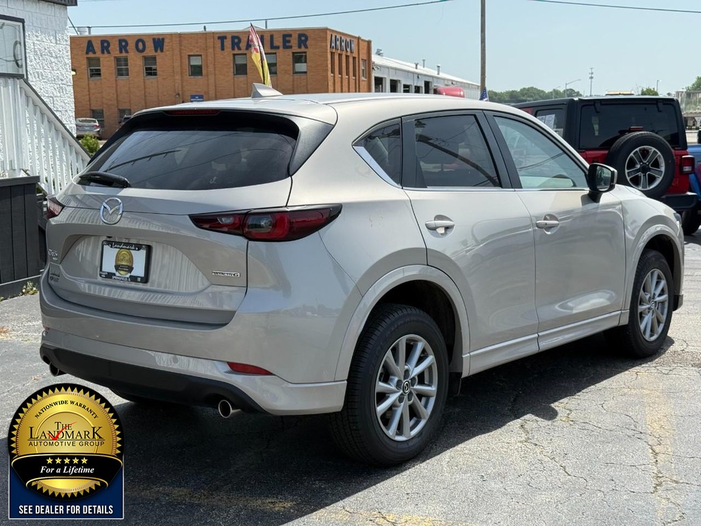 Mazda CX-5 Vehicle Full-screen Gallery Image 5