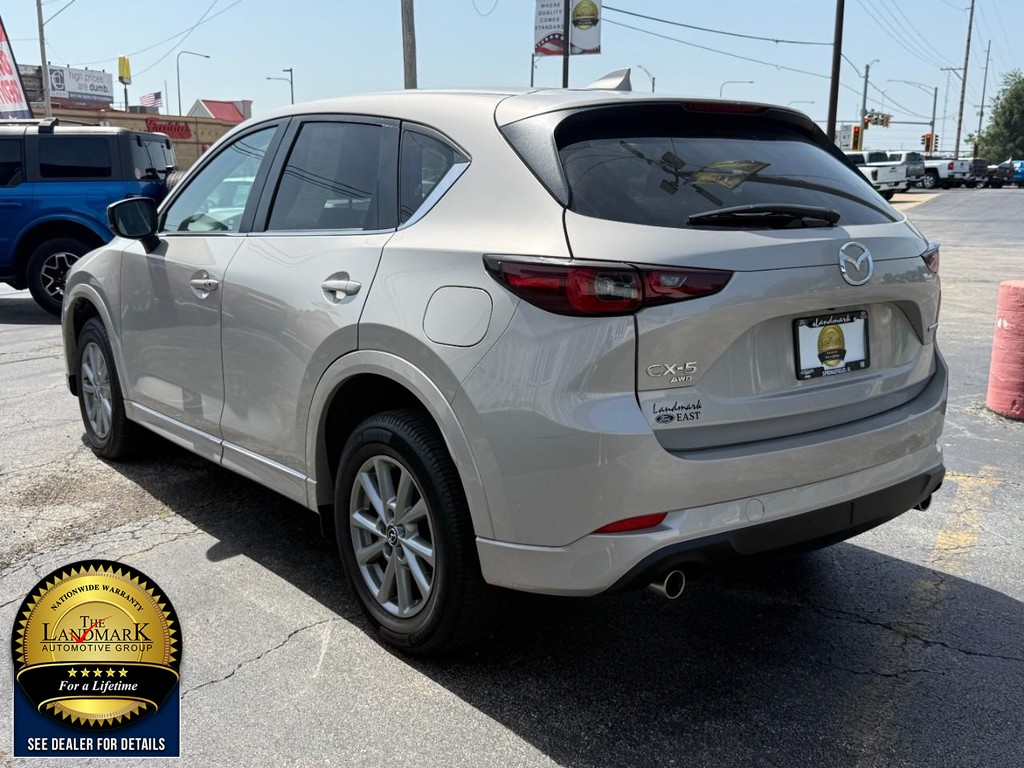 Mazda CX-5 Vehicle Full-screen Gallery Image 7
