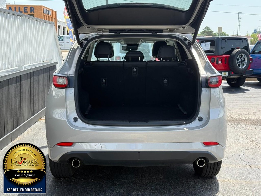 Mazda CX-5 Vehicle Full-screen Gallery Image 18