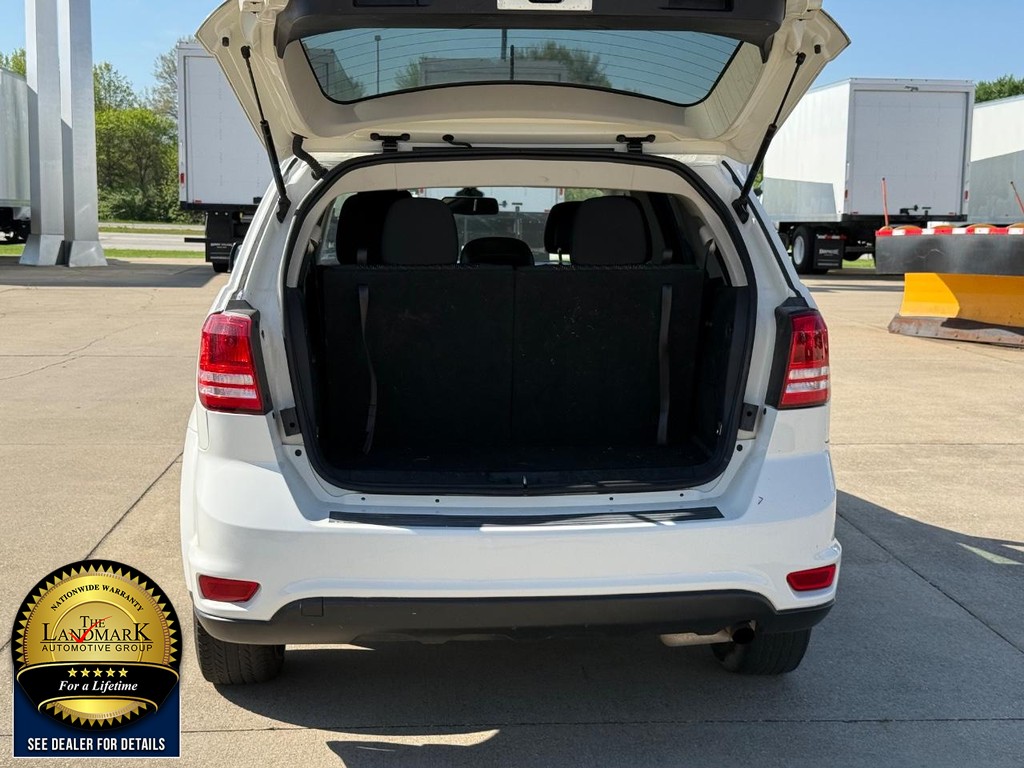 Dodge Journey Vehicle Full-screen Gallery Image 19