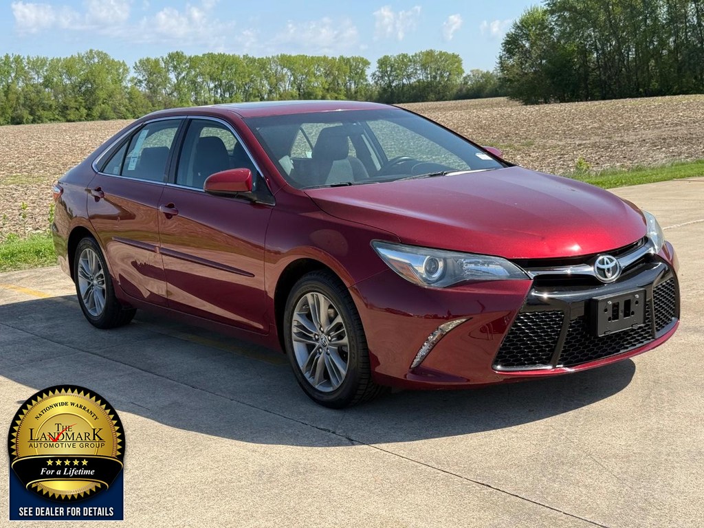 Toyota Camry Vehicle Full-screen Gallery Image 3