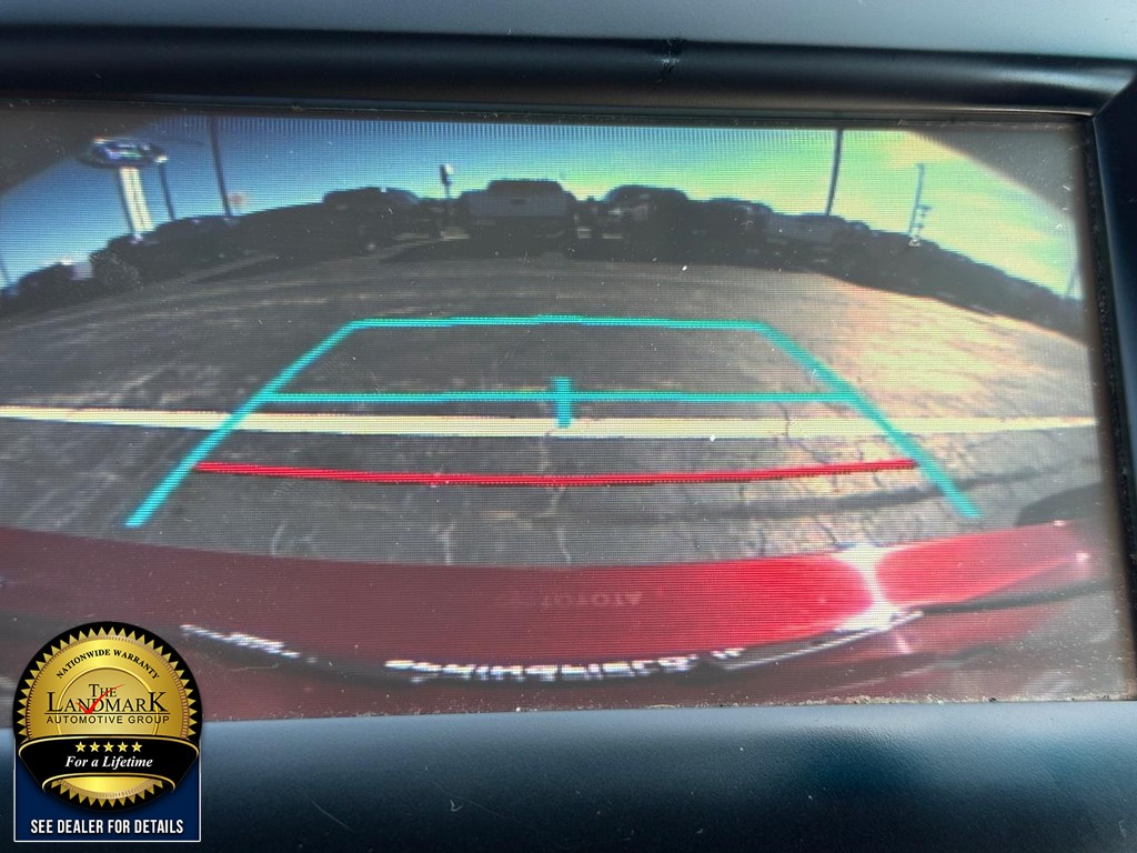 Toyota Camry Vehicle Full-screen Gallery Image 13