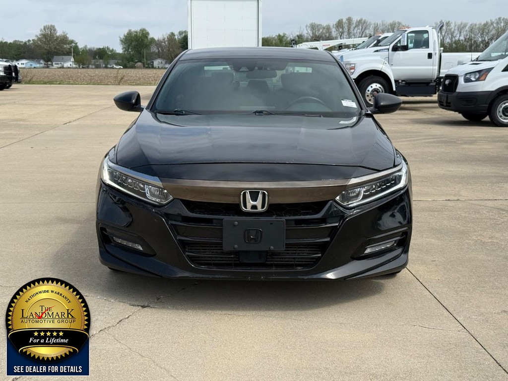 Honda Accord Sedan Vehicle Full-screen Gallery Image 2