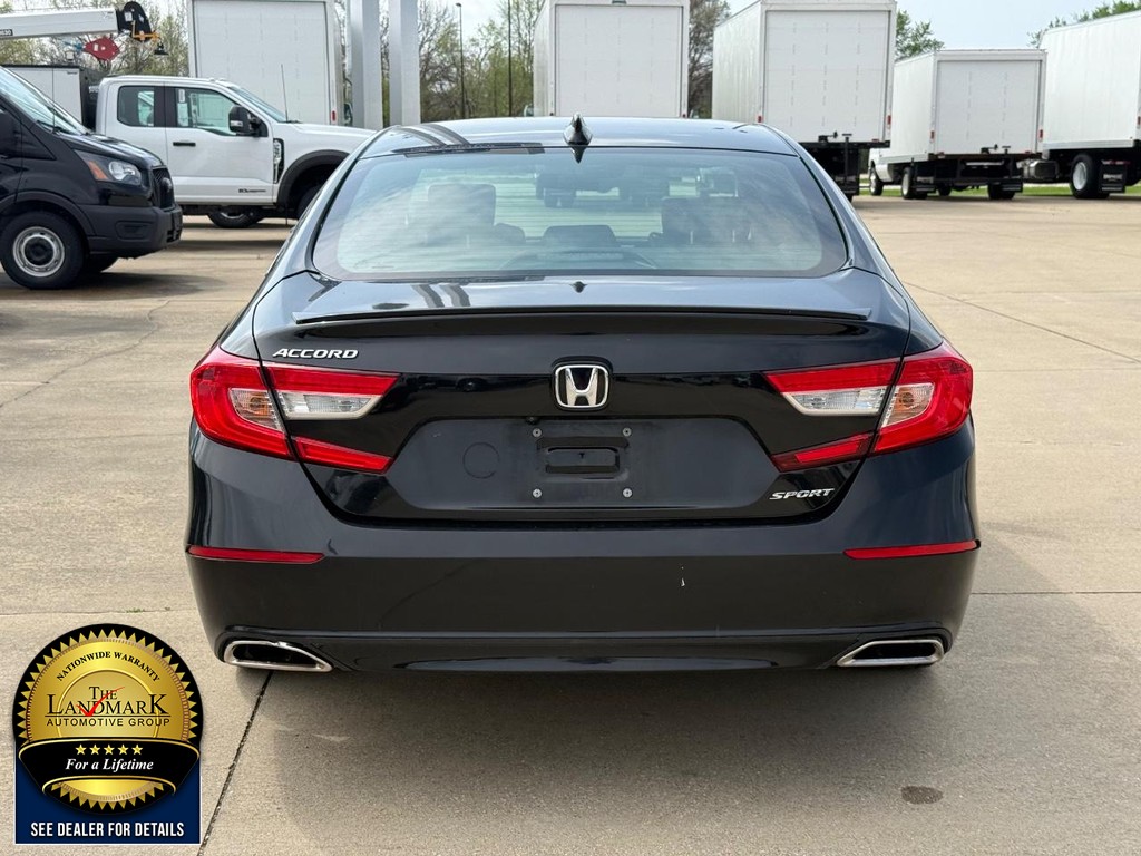 Honda Accord Sedan Vehicle Full-screen Gallery Image 6