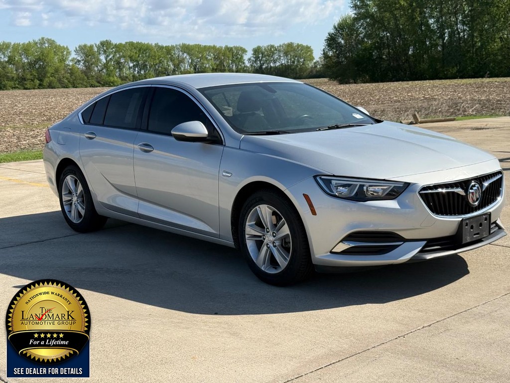 Buick Regal Sportback Vehicle Full-screen Gallery Image 3