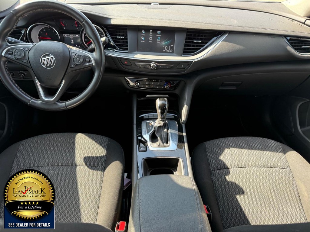 Buick Regal Sportback Vehicle Full-screen Gallery Image 15