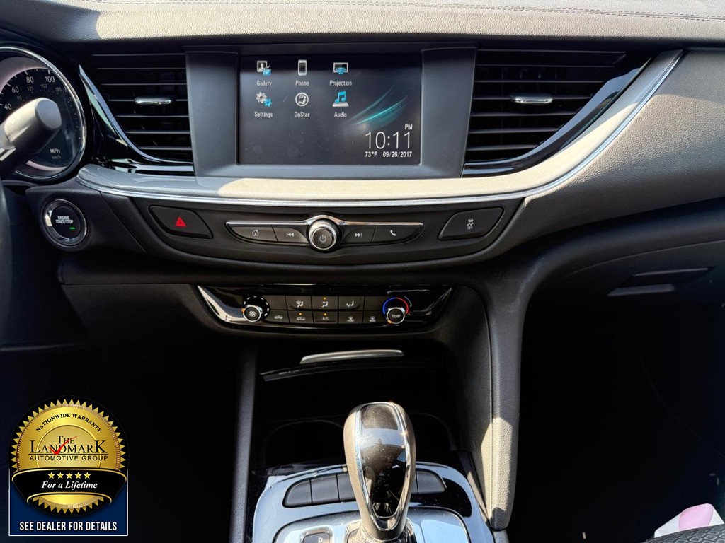 Buick Regal Sportback Vehicle Full-screen Gallery Image 17