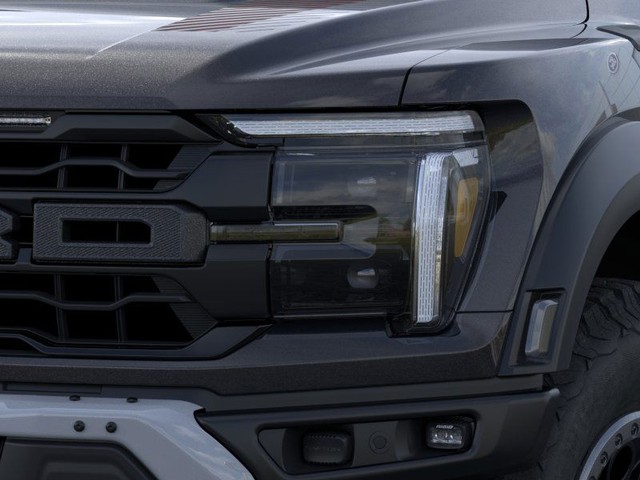 Ford F-150 Vehicle Full-screen Gallery Image 18