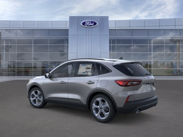 Ford Escape Vehicle Full-screen Gallery Image 4