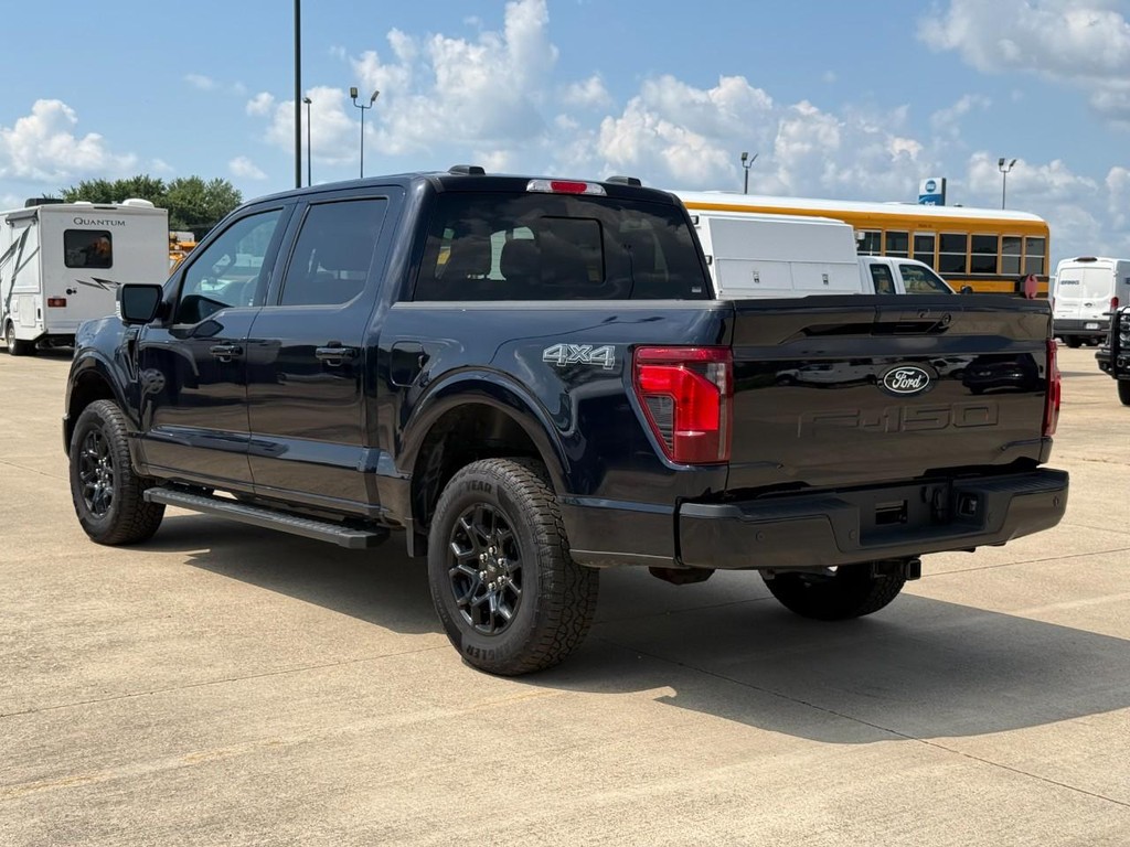 Ford F-150 Vehicle Full-screen Gallery Image 7
