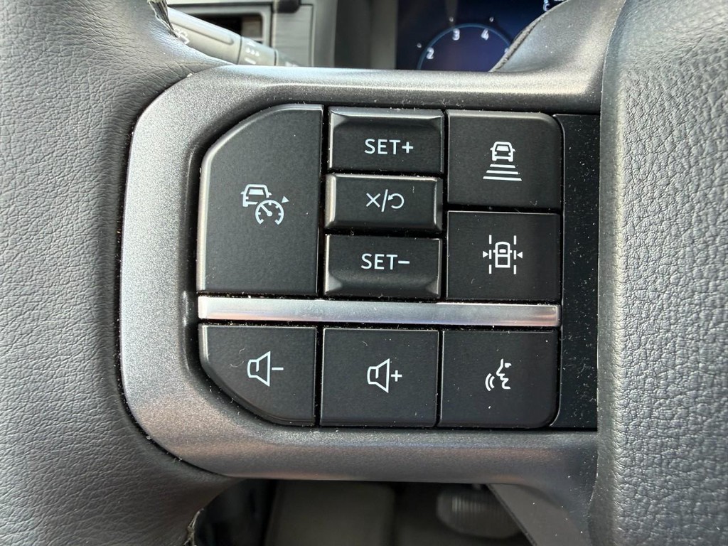 Ford F-150 Vehicle Full-screen Gallery Image 10