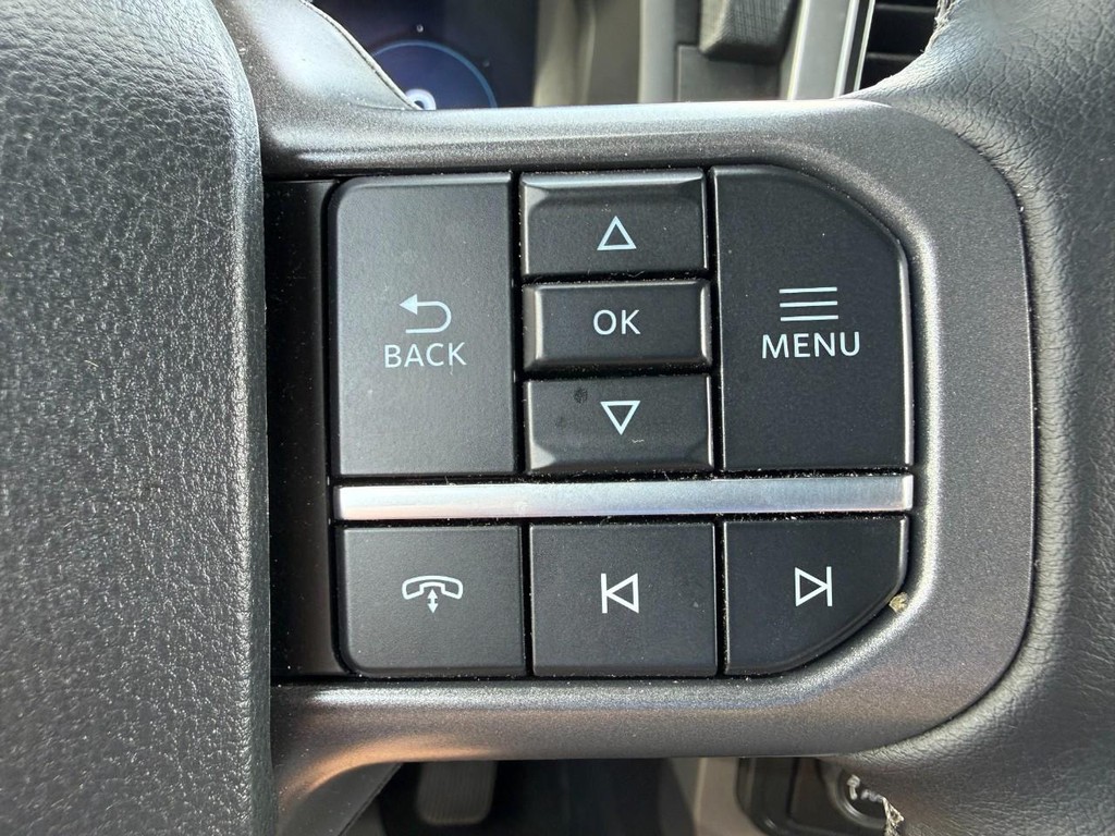Ford F-150 Vehicle Full-screen Gallery Image 11