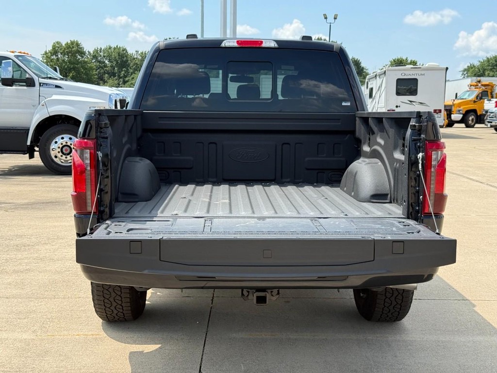 Ford F-150 Vehicle Full-screen Gallery Image 20