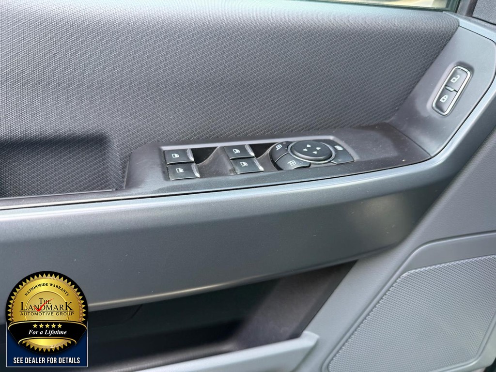 Ford F-150 Vehicle Full-screen Gallery Image 8