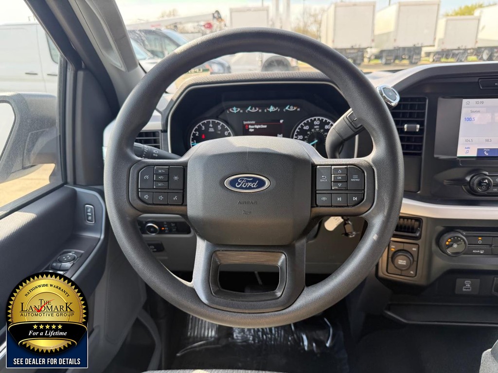 Ford F-150 Vehicle Full-screen Gallery Image 16