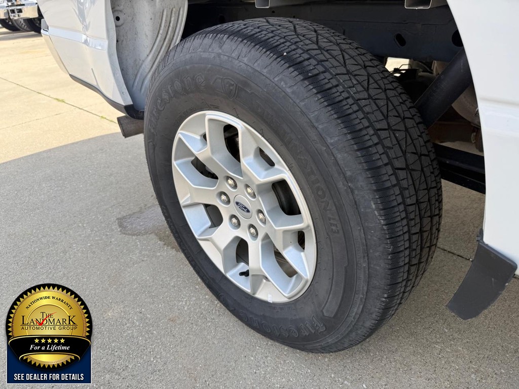 Ford F-150 Vehicle Full-screen Gallery Image 19