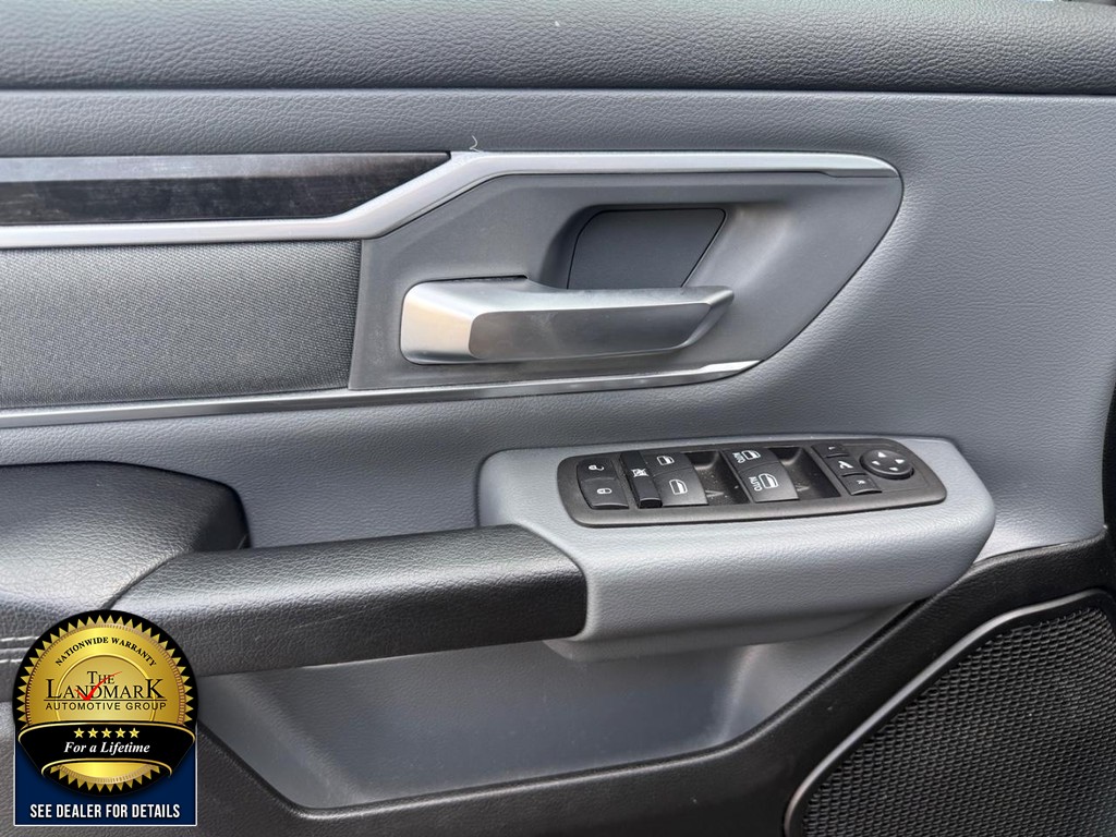 Ram 1500 Vehicle Full-screen Gallery Image 8