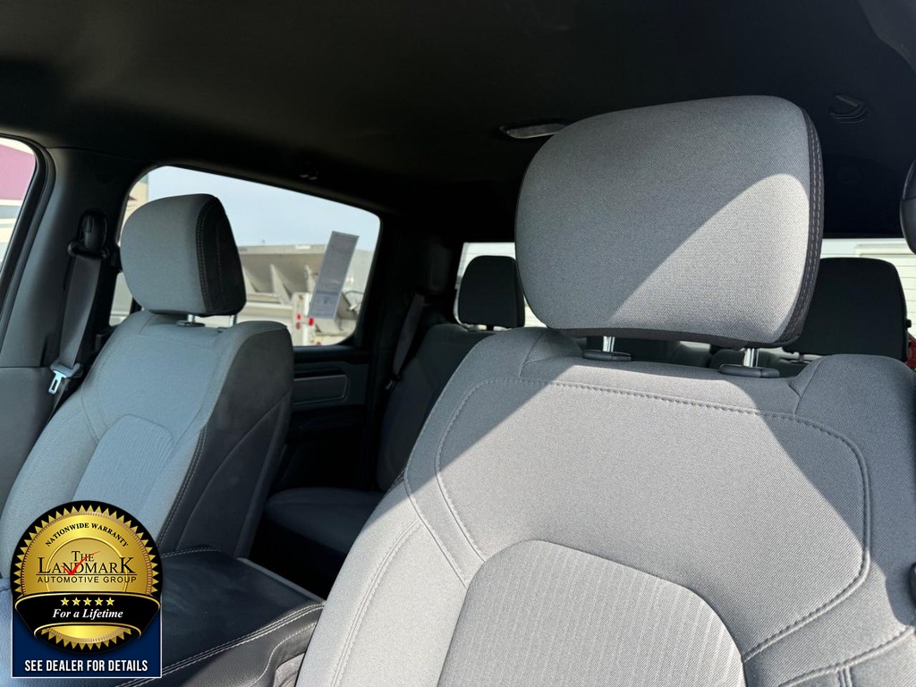 Ram 1500 Vehicle Full-screen Gallery Image 9