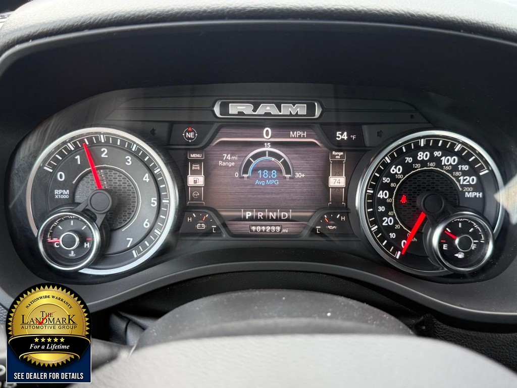 Ram 1500 Vehicle Full-screen Gallery Image 12