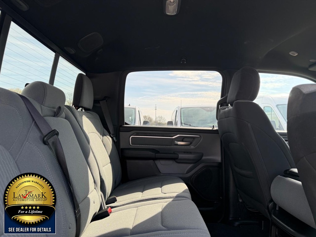 Ram 1500 Vehicle Full-screen Gallery Image 15