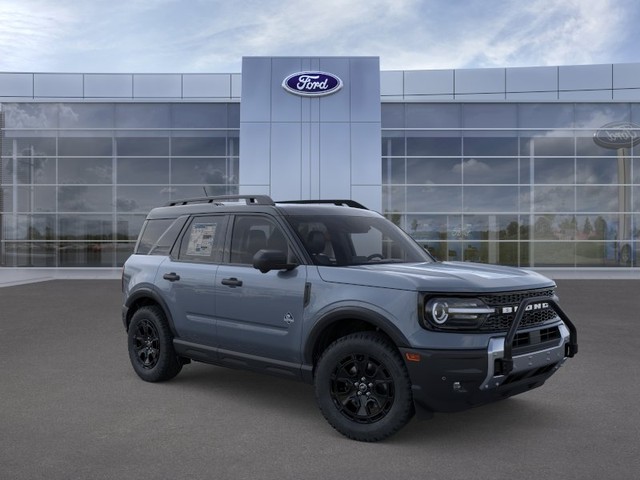 Ford Bronco Sport Vehicle Full-screen Gallery Image 7