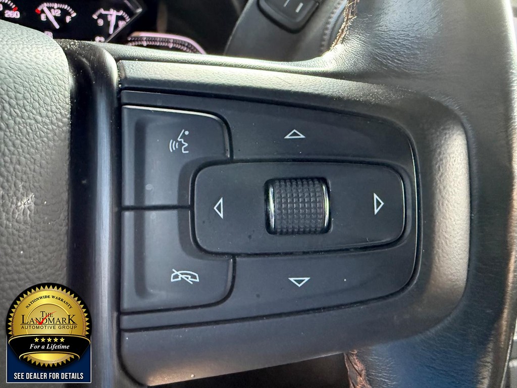 GMC Sierra 2500HD Vehicle Full-screen Gallery Image 11