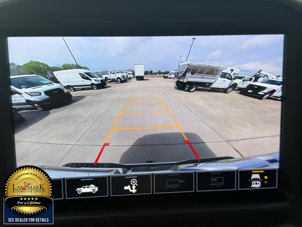 GMC Sierra 2500HD Vehicle Full-screen Gallery Image 13