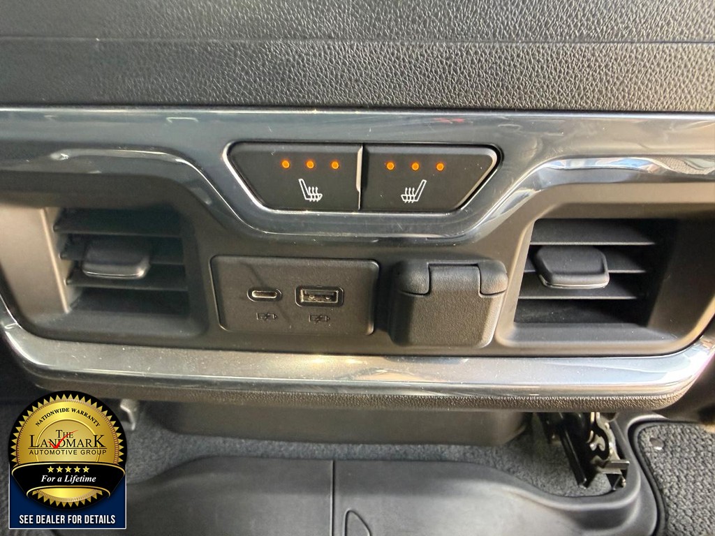 GMC Sierra 2500HD Vehicle Full-screen Gallery Image 16