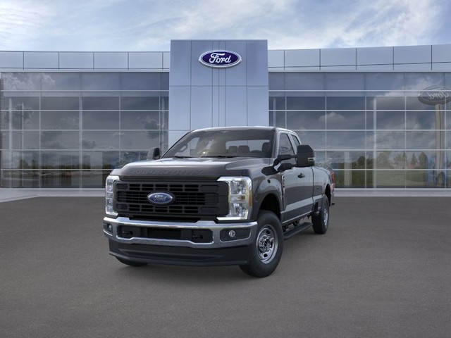 Ford F-350SD Vehicle Full-screen Gallery Image 2