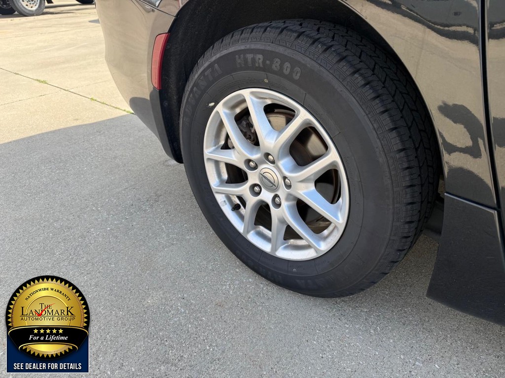 Chrysler Voyager Vehicle Full-screen Gallery Image 22