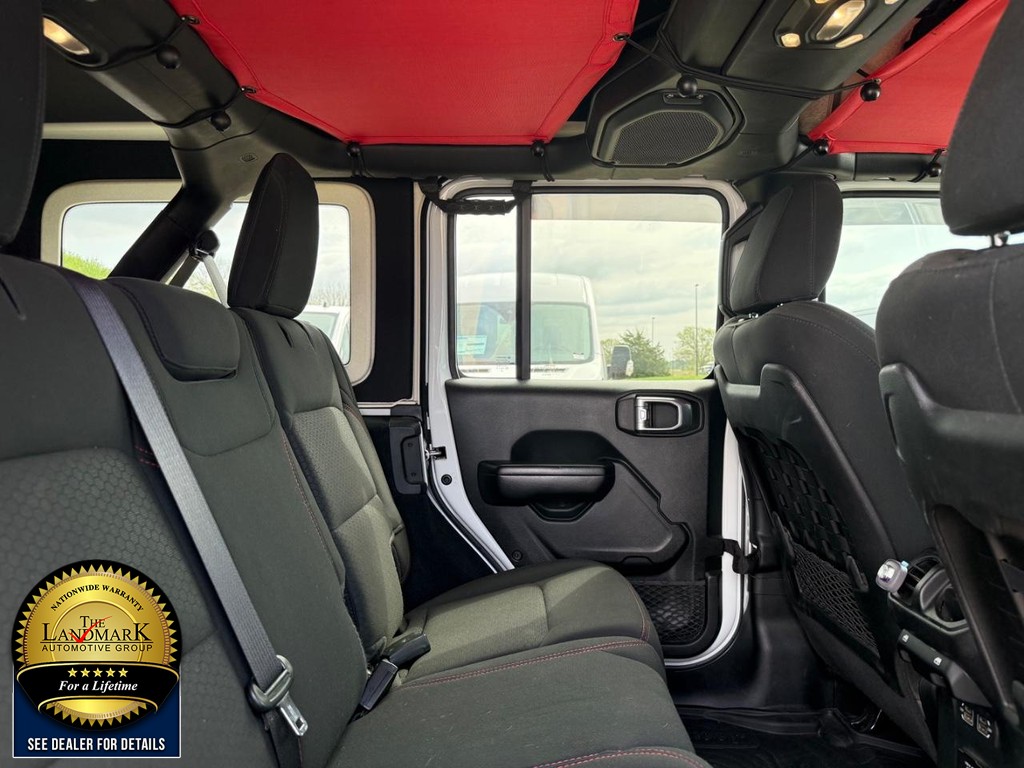 Jeep Wrangler Vehicle Full-screen Gallery Image 14