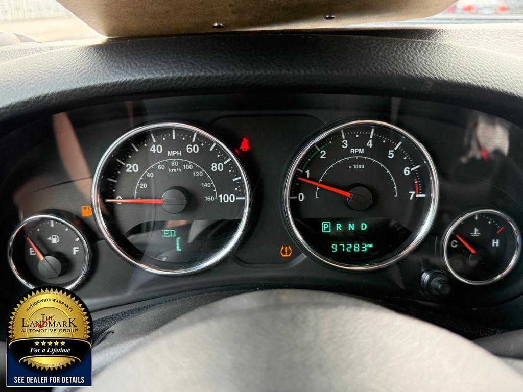 Jeep Wrangler JK Unlimited Vehicle Full-screen Gallery Image 12