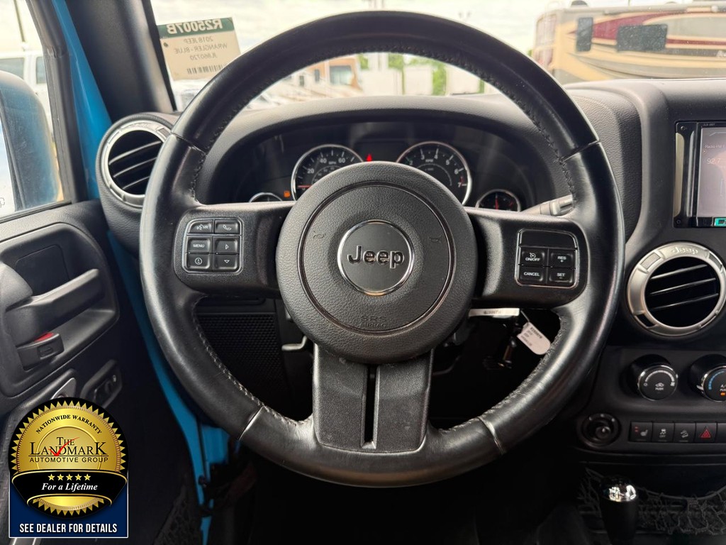 Jeep Wrangler JK Unlimited Vehicle Full-screen Gallery Image 18