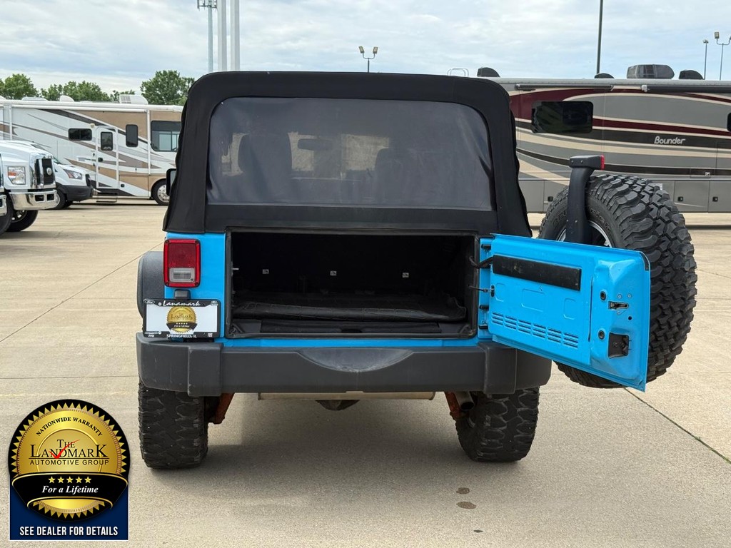 Jeep Wrangler JK Unlimited Vehicle Full-screen Gallery Image 20