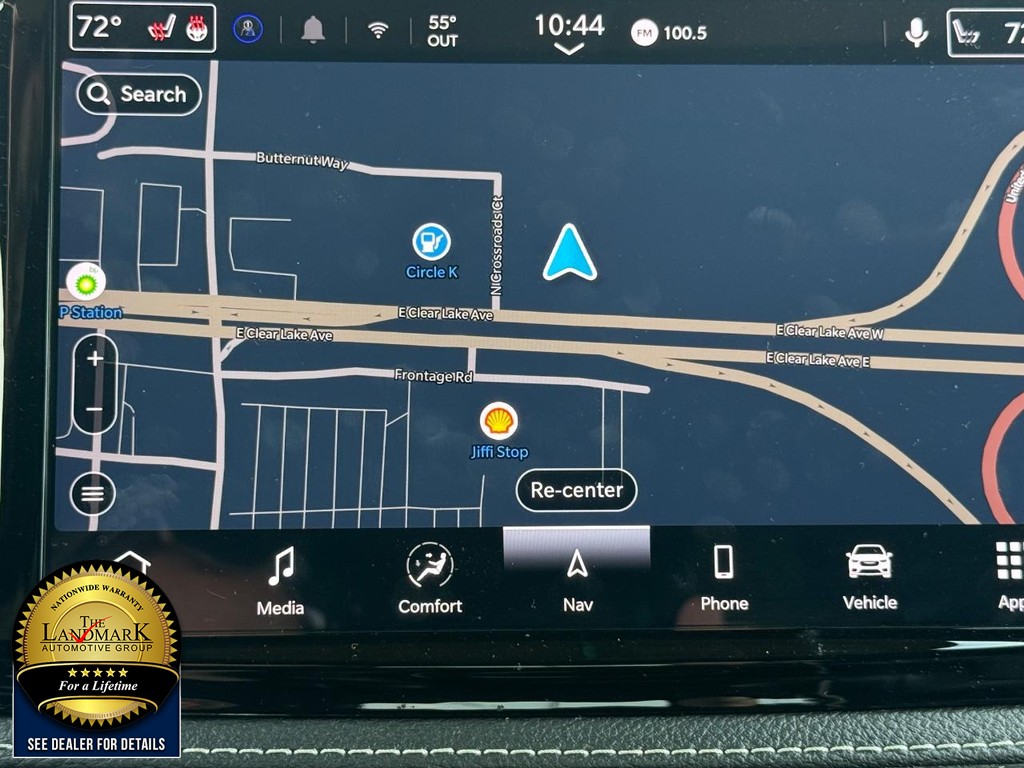 Chrysler Pacifica Vehicle Full-screen Gallery Image 15