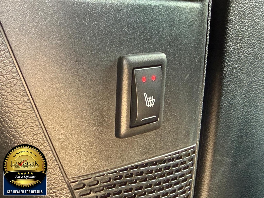 Chrysler Pacifica Vehicle Full-screen Gallery Image 18