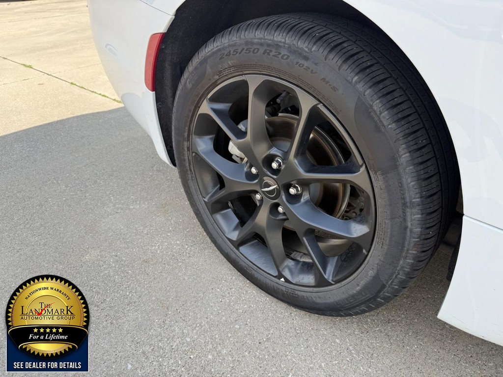 Chrysler Pacifica Vehicle Full-screen Gallery Image 24