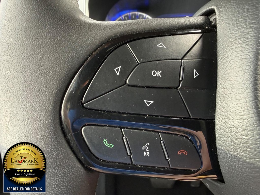 Chrysler Pacifica Vehicle Full-screen Gallery Image 10