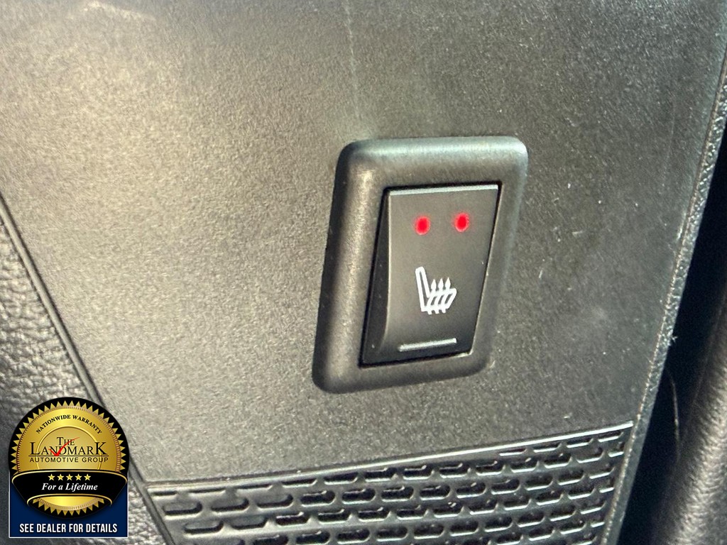Chrysler Pacifica Vehicle Full-screen Gallery Image 17