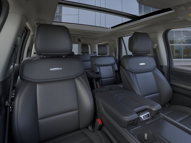 Ford Expedition Vehicle Full-screen Gallery Image 10