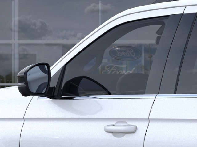 Ford Expedition Vehicle Full-screen Gallery Image 20